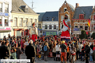 CASSEL (59) - Carnaval du Lundi de Pâques / Retour des Reuze sur la Grand'Place