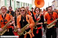 CASSEL (59) - Carnaval de Lundi de Pâques 2007 / La Brigade des Tubes