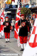 COMINES (59) - FËte des Louches 2007 / Lanceurs de drapeaux - HOOGSTRATEN (B)