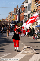 COMINES (59) - FËte des Louches 2007 / Lanceurs de drapeaux - HOOGSTRATEN (B)