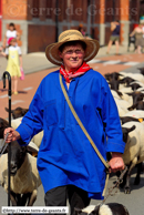 COMINES (COMINES/WARNETON) (B) - Fête des Marmousets 2007 / Troupeau de moutons accompagné de la bergère et des chiens