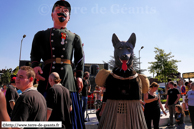 HAZEBROUCK (59) - Ducasse du Pont Rommel 2007 / Henri le Douanier et Tom, le chien du fraudeur - GODEWAERSVELDE  (59)
