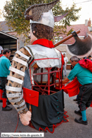 HONDEGHEM (59) - Baptême d'Aline et 1ère ronde de Géants 2007 / Le démontage de Jean le bûcheron - STEENVOORDE (59)