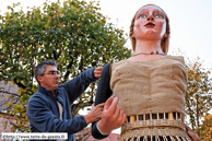 HONDEGHEM (59) - Baptême d'Aline et 1ère ronde de Géants 2007 / Le démontage d'Eleyne et Gauthier - ATTICHES (59)