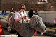 LILLE (59) - Carnaval de Wazemmes 2007 / Cherloutte, le chien de Guillem le contrebandier (Willems)