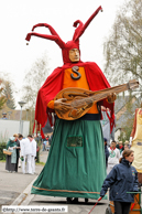 MONTIGNY-EN-OSTREVENT (59) - 40ème Automnales 2007 / Sylvestre le Ménestrel - SAINT-SYLVESTRE-CAPPEL (59), la tête dans les serpentins