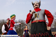 NIEPPE (59) - Baptême de Miss Cantine 2007 / Rigodon de Géants sur la Place de la Mairie