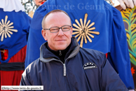 DUNKERQUE (Malo-les-bains) (59) - Avant-bande de Malo 2008 / Agent de protection du reuze et de sa famille (mais aussi porteur de Géants à Grand-Fort-Philippe! )