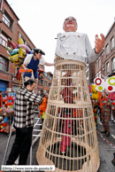 LILLE - Carnaval de Wazemmes 2008 / Le montage de Cordeoneux - LILLE (59)