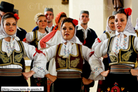 ORCHIES - Baptême de Bela Rada 2008 / Bénédiction chantée en l'église N-D- de l'Assomption avec les danseurs de la troupe KRUSIK - VALJEVO (SERBIE)