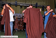 PLOEGSTEERT (COMINES-WARNETON) - Intronisation des nouveaux moines de l'Abbaye de Ploegsteert 2008 / Les nouveaux moines endossent la robe de bure