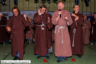 PLOEGSTEERT (COMINES-WARNETON) - Intronisation des nouveaux moines de l'Abbaye de Ploegsteert 2008 / Les nouveaux moines endossent la robe de bure