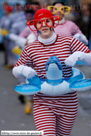 POPERINGE (B) - Keikoppen Carnavalstoet 2008 / Is 't ê nieuw of goan ze 't oud vermoaken; nuz'n portemoné goan ze toch kroaken C.V. De Flodders - POPERINGE (B)