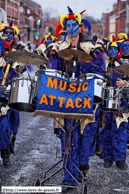 BAILLEUL (59) - Mardi-Gras (Cortège du dimanche) 2009 / Guggenmusik Music Attack – TAGOLSHEIM (68)