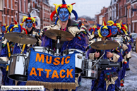 BAILLEUL (59) - Mardi-Gras (Cortège du dimanche) 2009 / Guggenmusik Music Attack – TAGOLSHEIM (68)