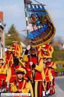 HAZEBROUCK (59) - Cortège historique de la Mi-carême 2009 / Koninklijke Steltenlopers - MERCHTEM (B)