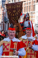 HAZEBROUCK (59) - Cortège historique de la Mi-carême 2009 / Le Fanion du Cortège (Origine de la Fête 1585) - HAZEBROUCK (59)