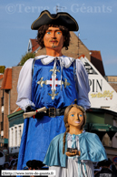 HAZEBROUCK (59) - Cortège historique de la Mi-carême 2009 / Thomas le mousquetaire et Adélaîde - ZUYTPEENE (59)