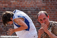 LE BIZET (COMINES-WARNETON) (B) - Fêtes de la Brique 2009 / La Confrérie des Moines de l'Abbaye de Ploegsteert - PLOEGSTEERT (COMINES-WARNETON) (B) aime bien les confetti !