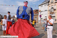 LESSINES (B) - Cayoteu 1900 - Grande Parade des Mini-Géants 2009 / La danse d'Eul Toine (un maçon) – BOUVIGNIES (ATH)