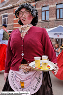 LESSINES (B) - Cayoteu 1900 - Grande Parade des Mini-Géants 2009 / Maman Rose (cabaretière du café 