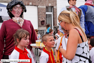 LESSINES (B) - Cayoteu 1900 - Grande Parade des Mini-Géants 2009 / Maman Rose (cabaretière du café 