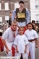 LESSINES (B) - Cayoteu 1900 - Grande Parade des Mini-Géants 2009 / George (un fermier) - BOUVIGNIES (ATH), Médaille de bronze, son 