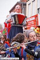 LILLE - Carnaval de Wazemmes 2009 / Fanfares et Carnavaleux (petits et grands) au Carnaval de Wazemmes