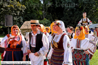 LILLE - Festival des 400 Clous 2009 / La prestation de Bela Rada - ORCHIES (59), Ana enfant sage de Serbie et de la troupe SUMADIJA - LYS-LEZ-LANNOY (59)
