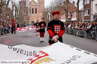 MERVILLE (59) - Cortège du Lundi de Pâques 2009 / De Gelmelwaiiers (lanceurs de drapeaux) - HOOGSTRATEN (B)