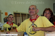 RUMES (B) - Baptême de Gaston le mâchon 2009 / Jean Selen, vice-président du Cayoteu 1900 (LESSINES) aime les Géants (et c'est peu dire!)