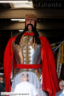 ATH (B) - Ducasse d'Ath 2010 - Cortège du dimanche (matin) / Les préparatifs : Ambiorix – ATH (B)  sort de son hangar