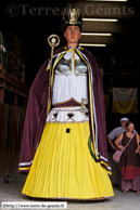 ATH (B) - Ducasse d'Ath 2010 - Cortège du dimanche (matin) / Les préparatifs : Mademoiselle Victoire – ATH (B) sort de son hangar