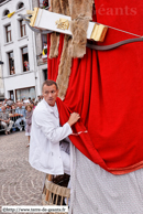 ATH (B) - Ducasse d'Ath 2010 - Cortège du dimanche (matin) / Ambiorix – ATH (B) -Changement de porteur