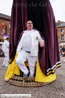 ATH (B) - Ducasse d'Ath 2010 - Cortège du dimanche (matin) / Mademoiselle Victoire – ATH (B) - Changement de porteur