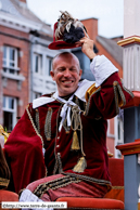 ATH (B) - Ducasse d'Ath 2010 - Cortège du dimanche (matin) / Le char d'Albert et Isabelle – ATH (B)