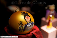 ATH (B) - Maison des Géants - Vernissage de l'exposition des 150 ans de Mademosielle Victoire 2010 / Une jolie boule de Noël