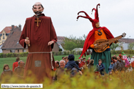 OXELAERE (59) - Ducasse et baptême de Fidèle 2010 / Guillaume de Rubrouck - RUBROUCK (59) et Sylvestre le ménéstrel - SAINT-SYLVESTRE-CAPPEL (59)