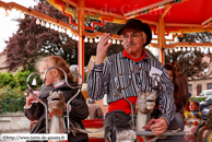 OXELAERE (59) - Ducasse et baptême de Fidèle 2010 / Il n'y a pas d'age pour aimer les chevaux de bois (Jean Bonduelle) !