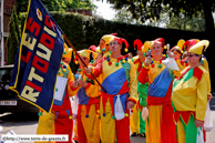 SECLIN (59) - Fête des Harengs 2010 - Le cortège historique / Les Fous du Roi avec les Ritoudis