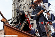 ATH (B) - Ducasse d'Ath 2011 - Cortège du dimanche (matin) / La Barque des Pêcheurs napolitains – ATH (B) et sons Sauvage