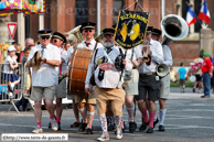 NIEPPE (F) - 2ème Fête des Cantinières - Le Cortège 2011 / La Bizarrmonie – BAILLEUL (F)