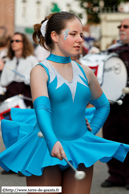 NIEPPE (F) - 2ème Fête des Cantinières - Le Cortège 2011 / La troupe de Dame Martin et ses Majorettes – DAMMARTIN-EN-GOELE (F)