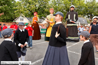 NIEPPE (F) - 2ème Fête des Cantinières - Le Cortège 2011 / Rigodon final autour de Tiot Dédé – NIEPPE (F) 