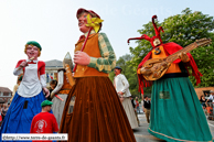 NIEPPE (F) - 2ème Fête des Cantinières - Le Cortège 2011 / Rigodon final