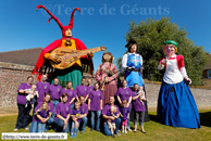 SAINT-SYLVESTRE-CAPPEL (F) - Présentation d'Eglantine 2011 / Sylvestre le ménestrel et Eglantine - SAINT-SYLVESTRE-CAPPEL (F) et les parrain et marraine d'Eglantine, Miss Cantine - NIEPPE (F) et Thomas le Mousquetaire - ZUYTPEENE (F) ainsi que les amis de l'Association Reuze Jan Hout