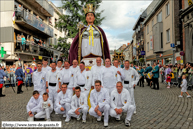 ATH (B) - Ducasse d'Ath 2012 - Cortège du dimanche (après-midi) 2012 / Mademoiselle Victoire – ATH (B) et ses porteurs