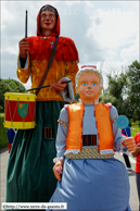 BAILLEUL (F) - 1ère Ronde de Géants des rues des Foulons et du Kortenker 2012 / Flore et Gayantin – CANTIN (F)