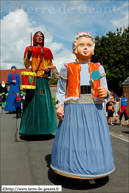 BAILLEUL (F) - 1ère Ronde de Géants des rues des Foulons et du Kortenker 2012 / Flore et Gayantin – CANTIN (F)