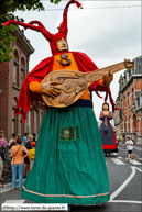 BAILLEUL (F) - 1ère Ronde de Géants des rues des Foulons et du Kortenker 2012 / Sylvestre le ménestrel – SAINT-SYLVESTRE-CAPPEL (F)